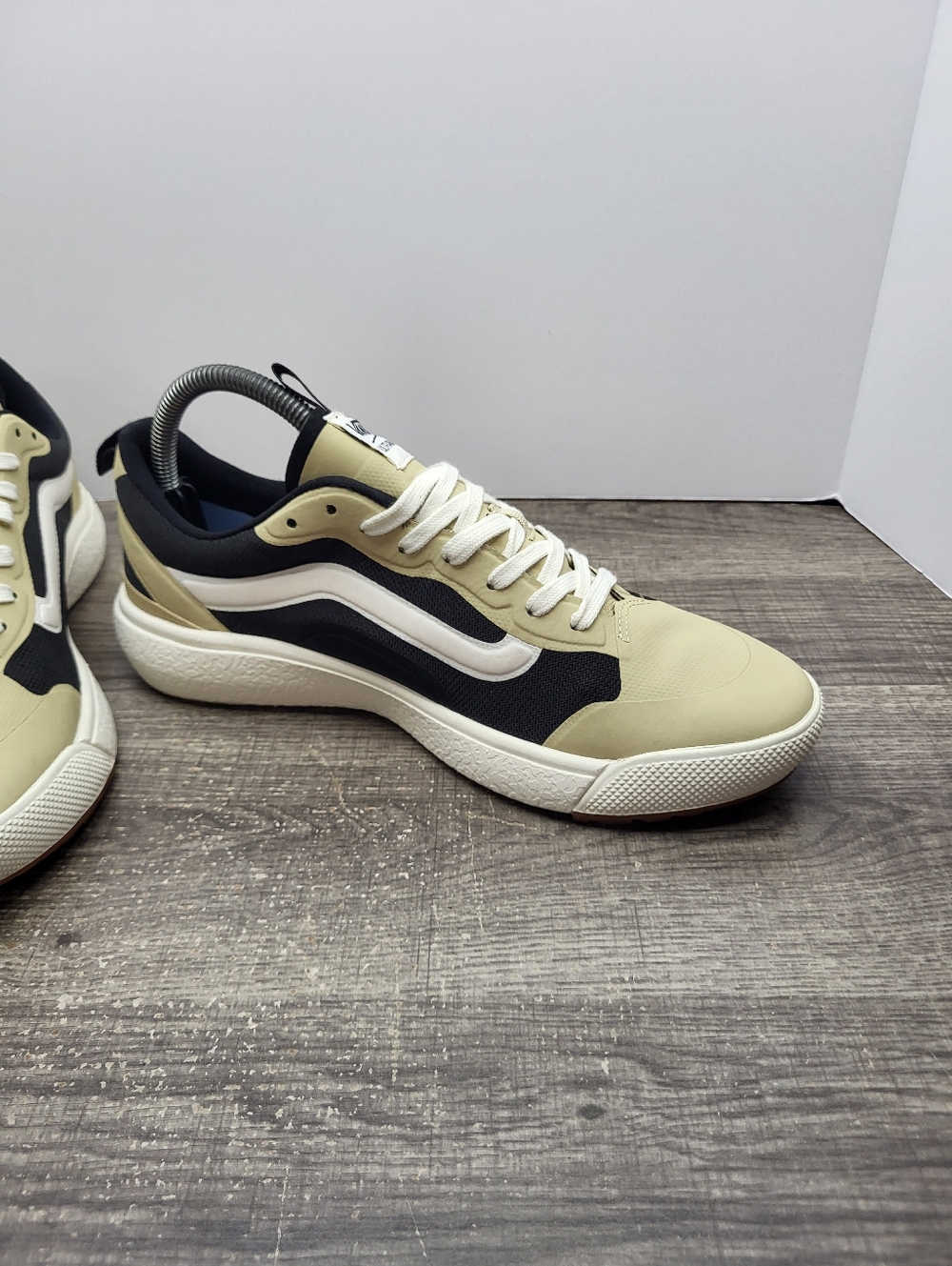 VANS UltraRange EXO Low Top Khaki Beige/Black-White Mens Size 7.5 721356 - Picture 3 of 10